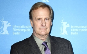 Jeff Daniels Recovering From Broken Wrist After Horse Fall on 'Godless' Set