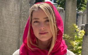 Amber Heard Enrages Muslims With Her Racy Outfit During Visit to Istanbul Mosque
