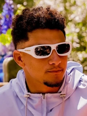 Patrick Mahomes Drools Over Wife Brittany's Steamy Beach Photos