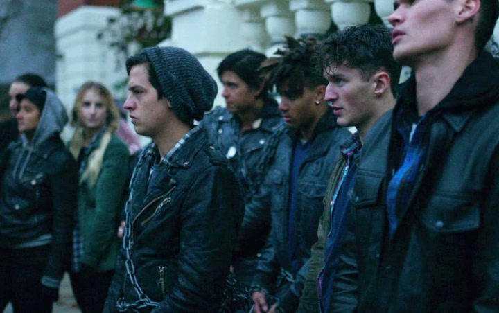 'Riverdale' Season 3 Premiere Synopsis Teases Southside Serpents and Ghoulies' Showdown