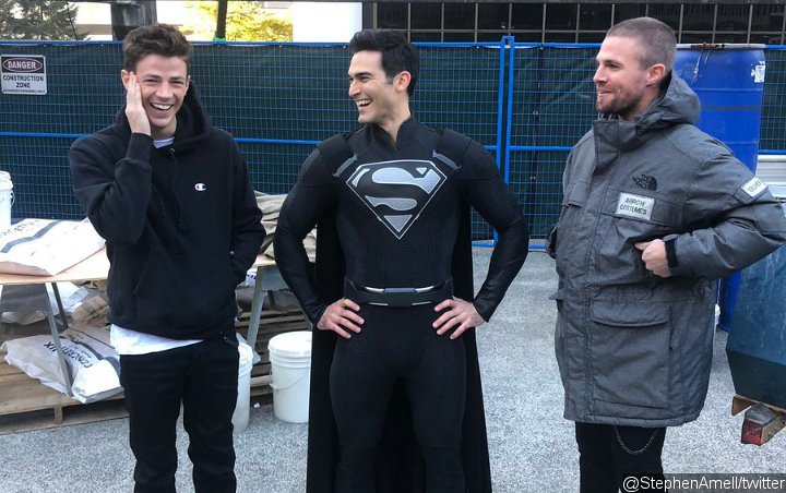 'Elseworlds': Is Tyler Hoechlin's Black-Suited Superman the New Bad Guy in Arrowverse Crossover?