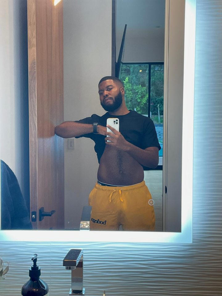 Khalid shows off ripped body after weight loss