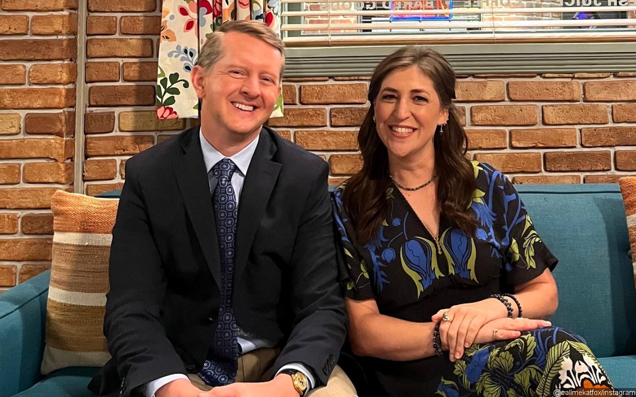 Ken Jennings to Join 'Jeopardy!' Co-Host Mayim Bialik on Sitcom 'Call Me Kat'
