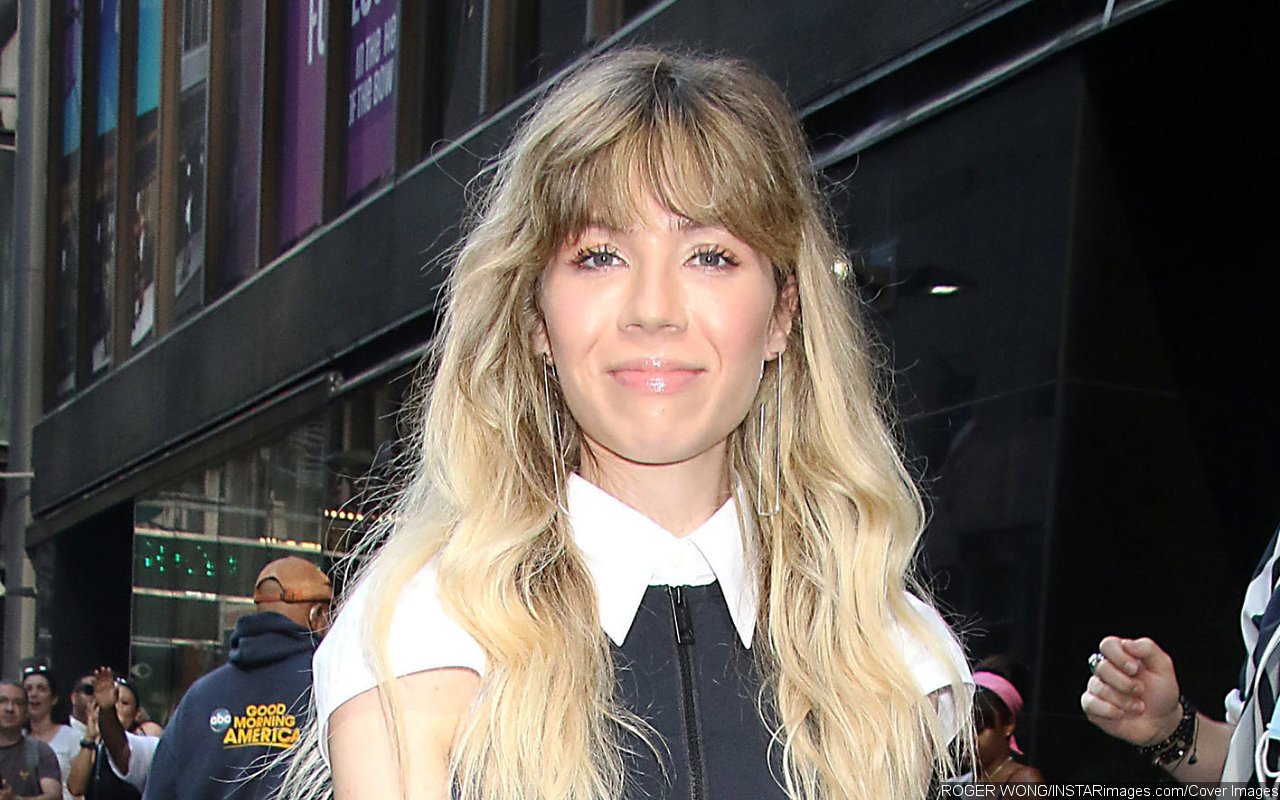 Jennette McCurdy Reads Harsh Email From Abusive Late Mom 