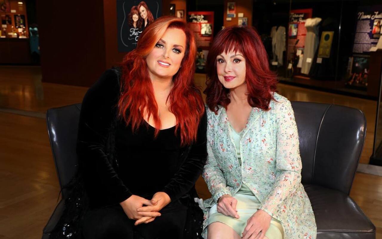 Wynonna Judd Finds 'No Answers' as to Why Mom Naomi Committed Suicide