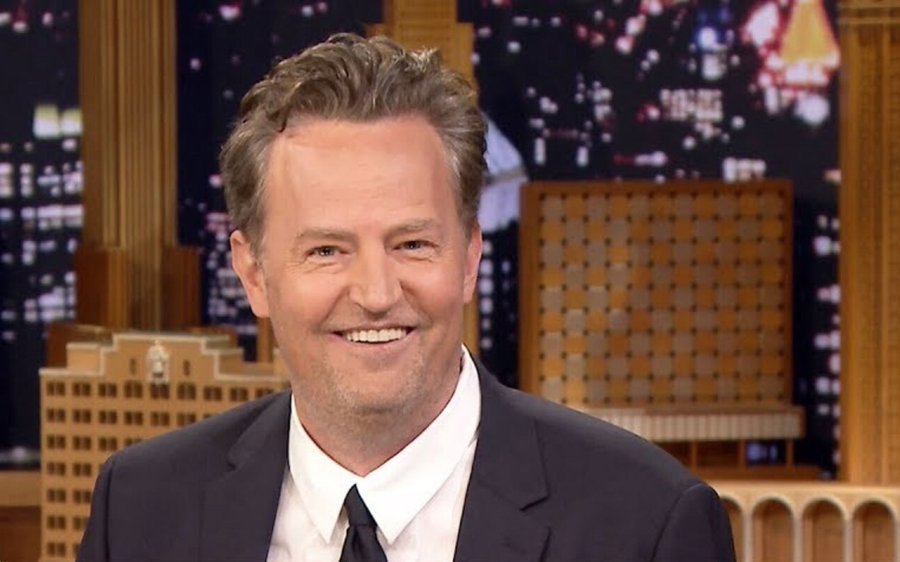 Matthew Perry Says Stomach Scars From 14 Surgeries Remind Him to Stay Sober 