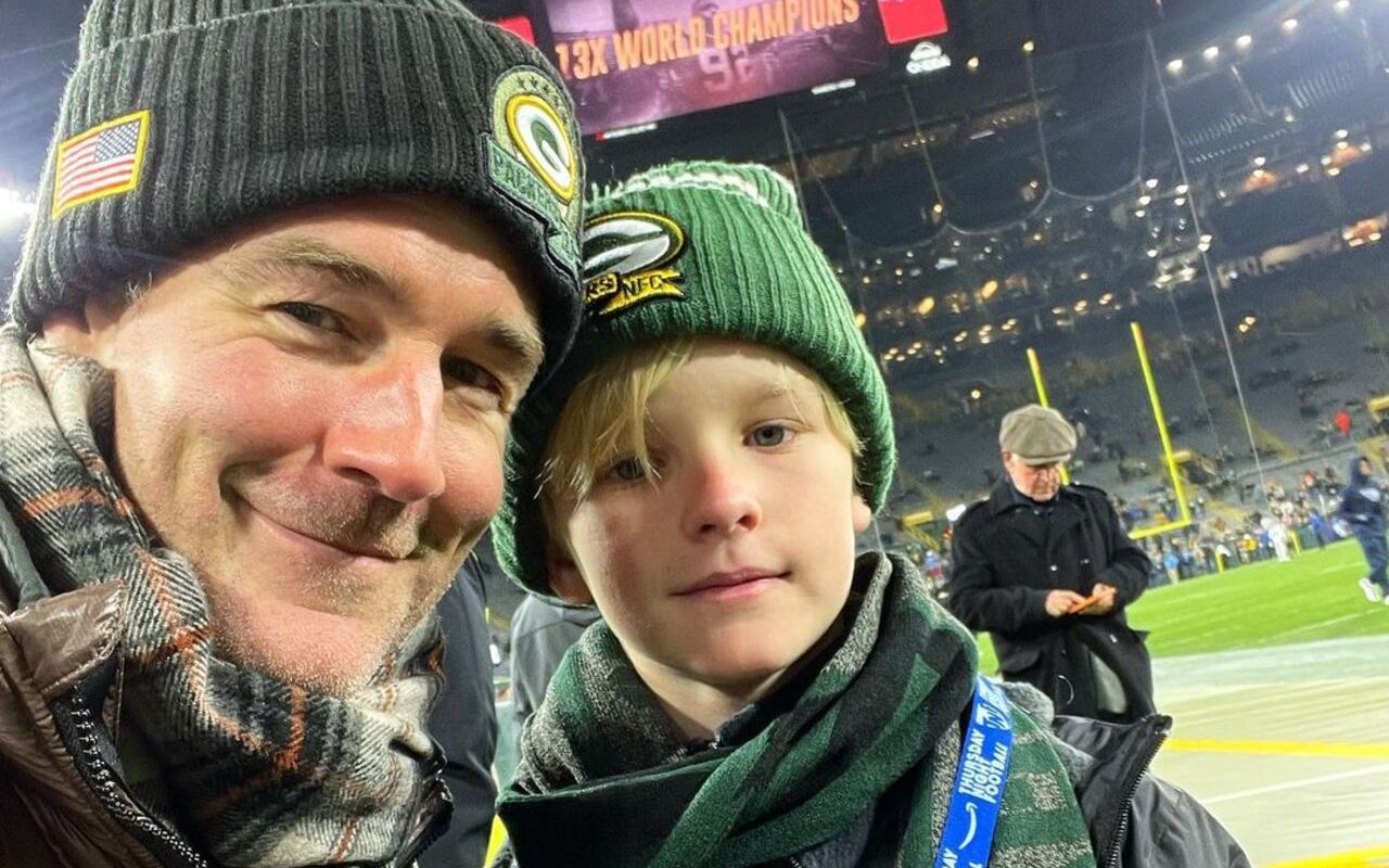 James Van Der Beek's Son Becomes Expert in 'Sniffing Out' People Who Recognize Him