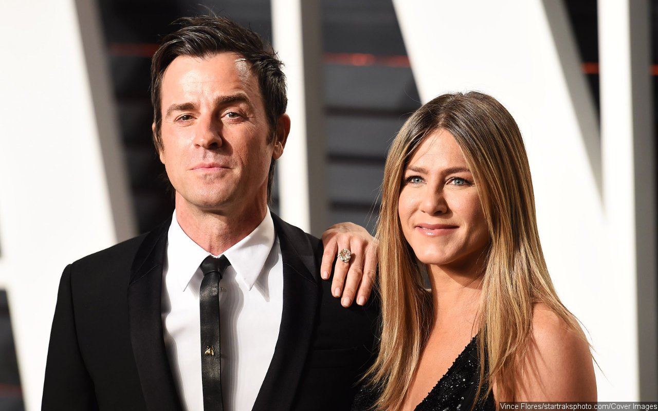 Justin Theroux Avoids Discussing His Relationship With Jennifer Aniston for Fears of Causing Gossip