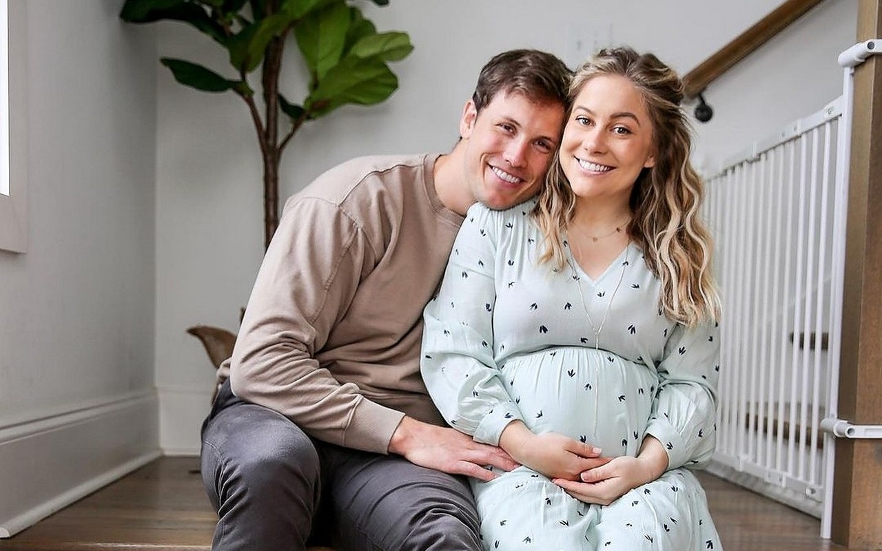 Shawn Johnson Debuts Baby Bump As She's Expecting Baby No. 3 With Husband Andrew East