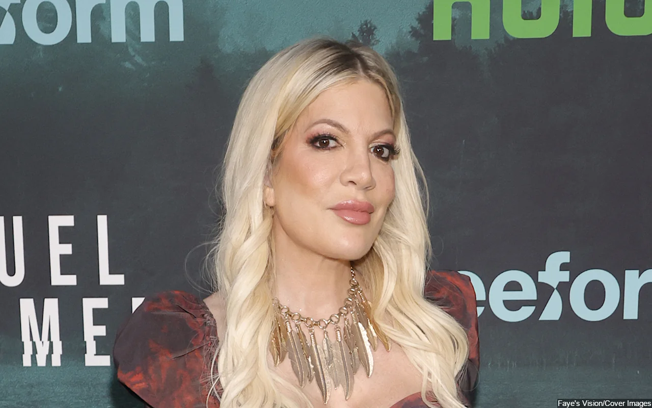 Tori Spelling Allegedly Cried After Learning Her Dad Gave All His Fortune to Her Mom