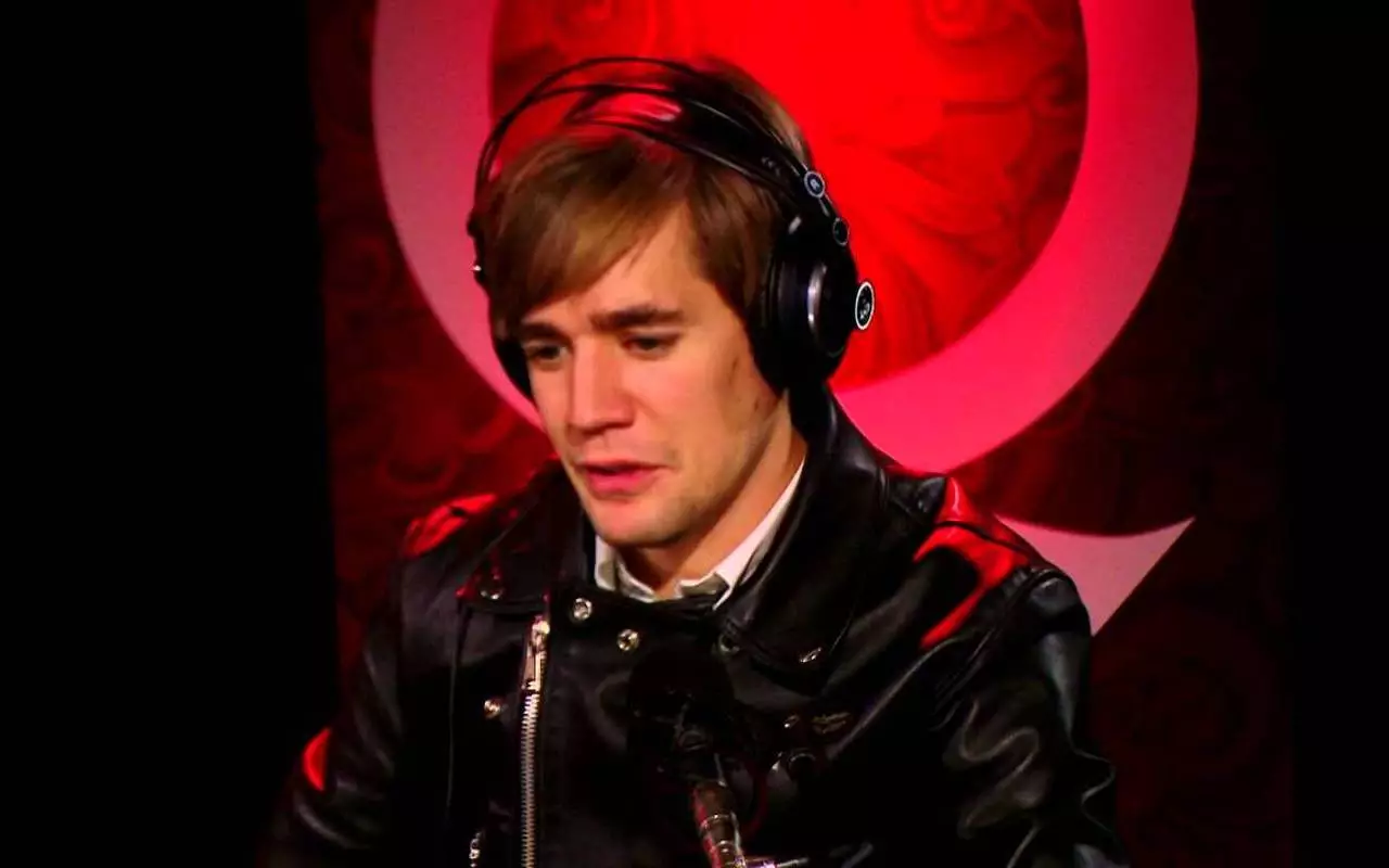 The Hives' Vocalist Fakes Normality to Curb His Inner Beast