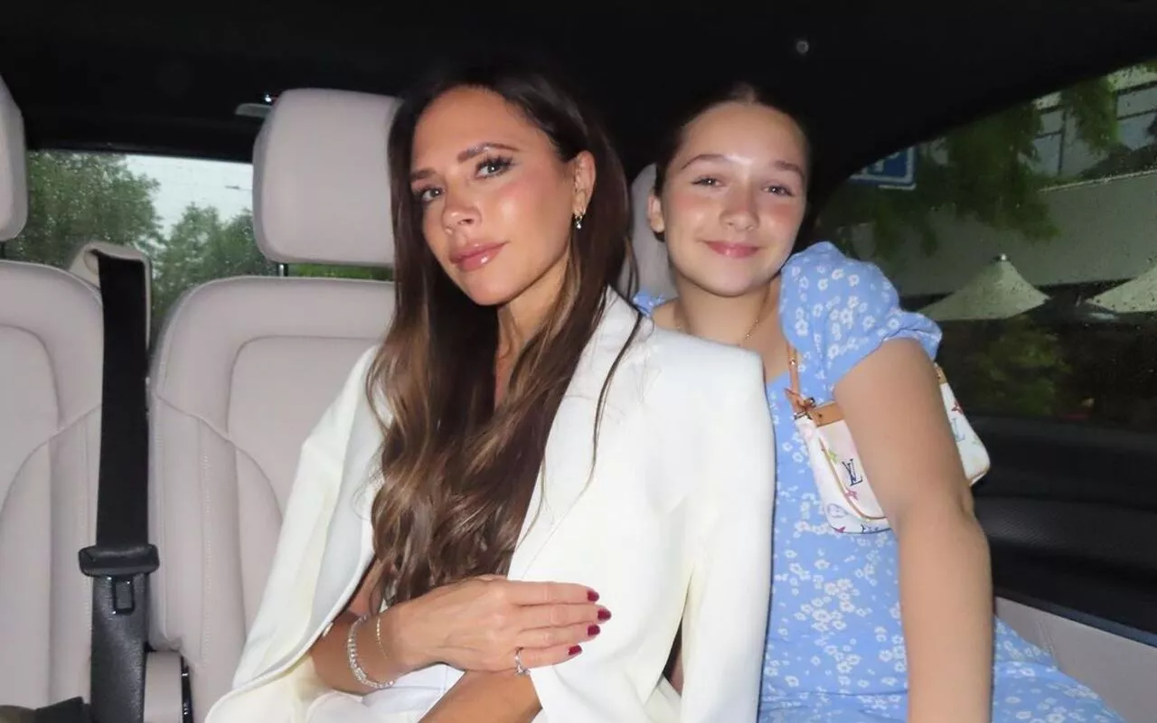 Victoria Beckham Says 12-Year-Old Daughter Is Already an Expert at 'Putting on Make-Up'