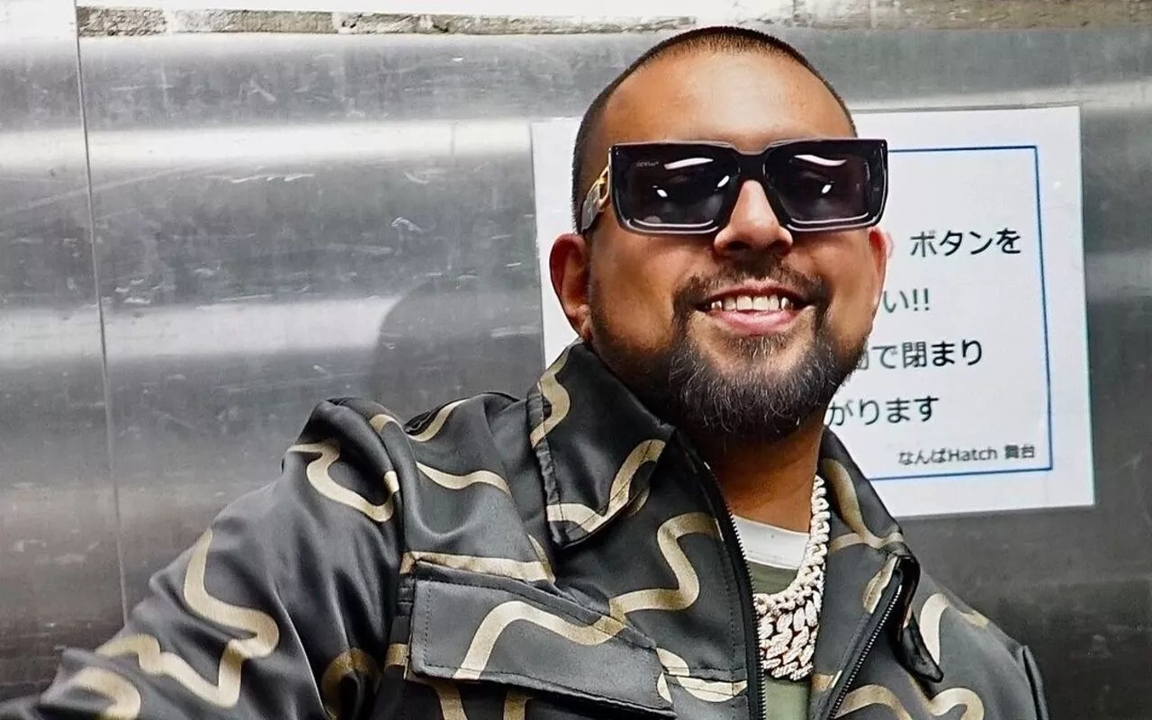 Sean Paul Cuts Off Interview and Quickly Runs Out of Room During Earthquake