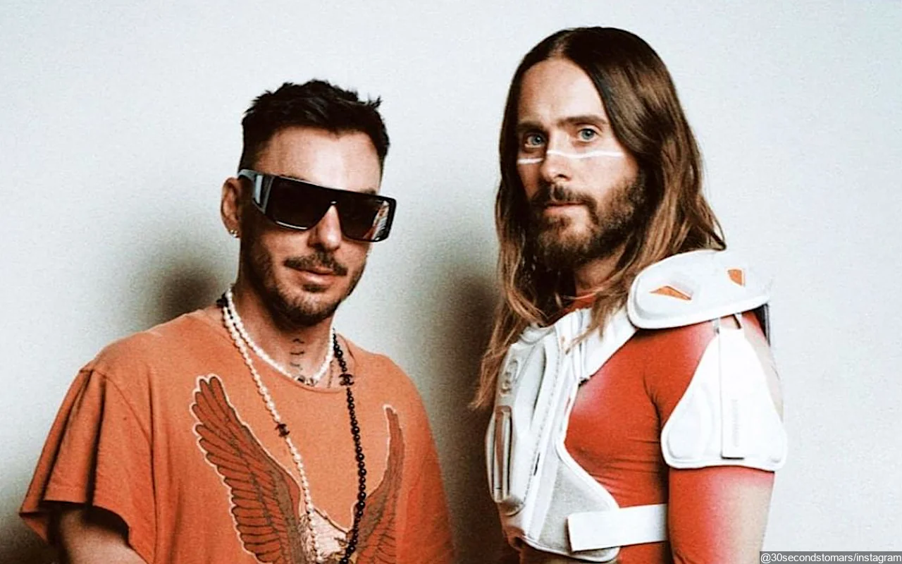 Jared Leto Announces 30 Seconds to Mars World Tour by Climbing the Empire State Building
