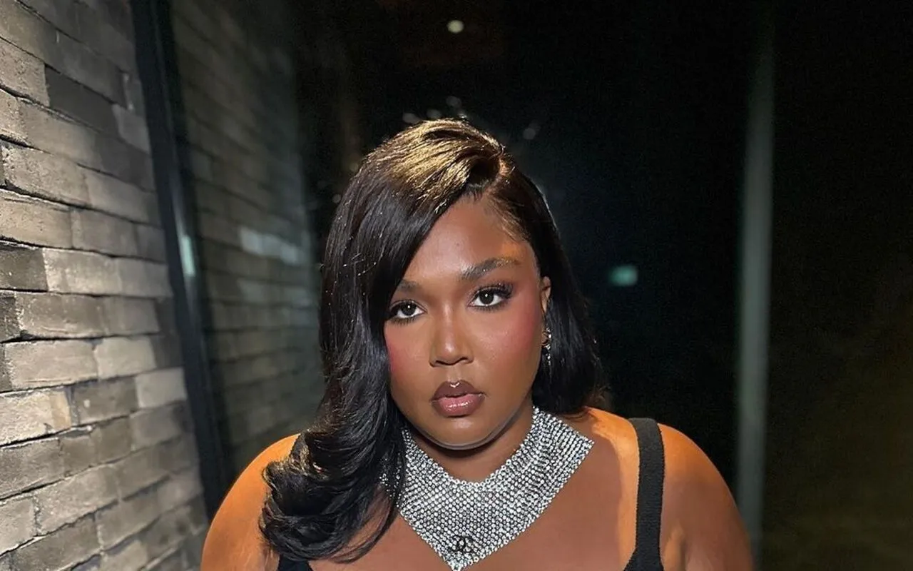 Lizzo Suffers From 'Trust Issues With the World' Amid Sexual Harassment Lawsuit