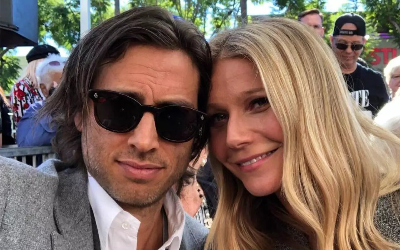 Gwyneth Paltrow Says Being Married to Brad Falchuk Is Like Being Married to Her Own Dad 