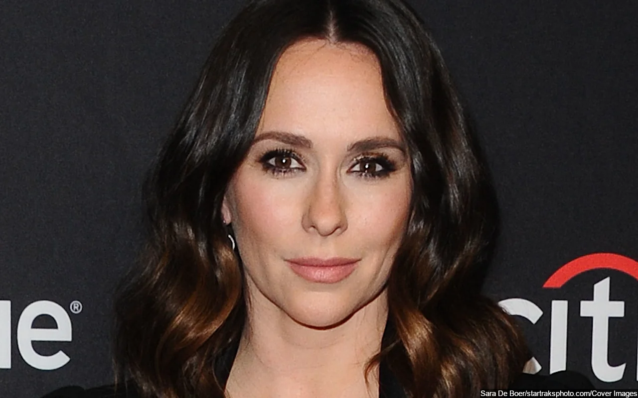 Jennifer Love Hewitt Talks About Aging Following Claims She Looks Unrecognizable