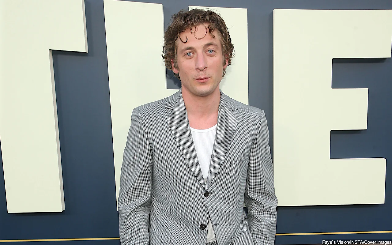 Jeremy Allen White Flaunts Toned Abs in Steamy Calvin Klein Campaign Photos