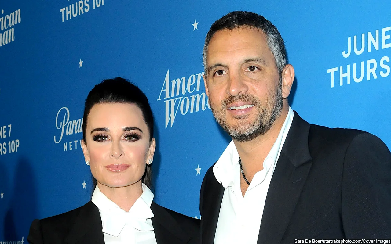 Kyle Richards Details Pressure When Seen With Mauricio Umansky in Public Before Confirming Split