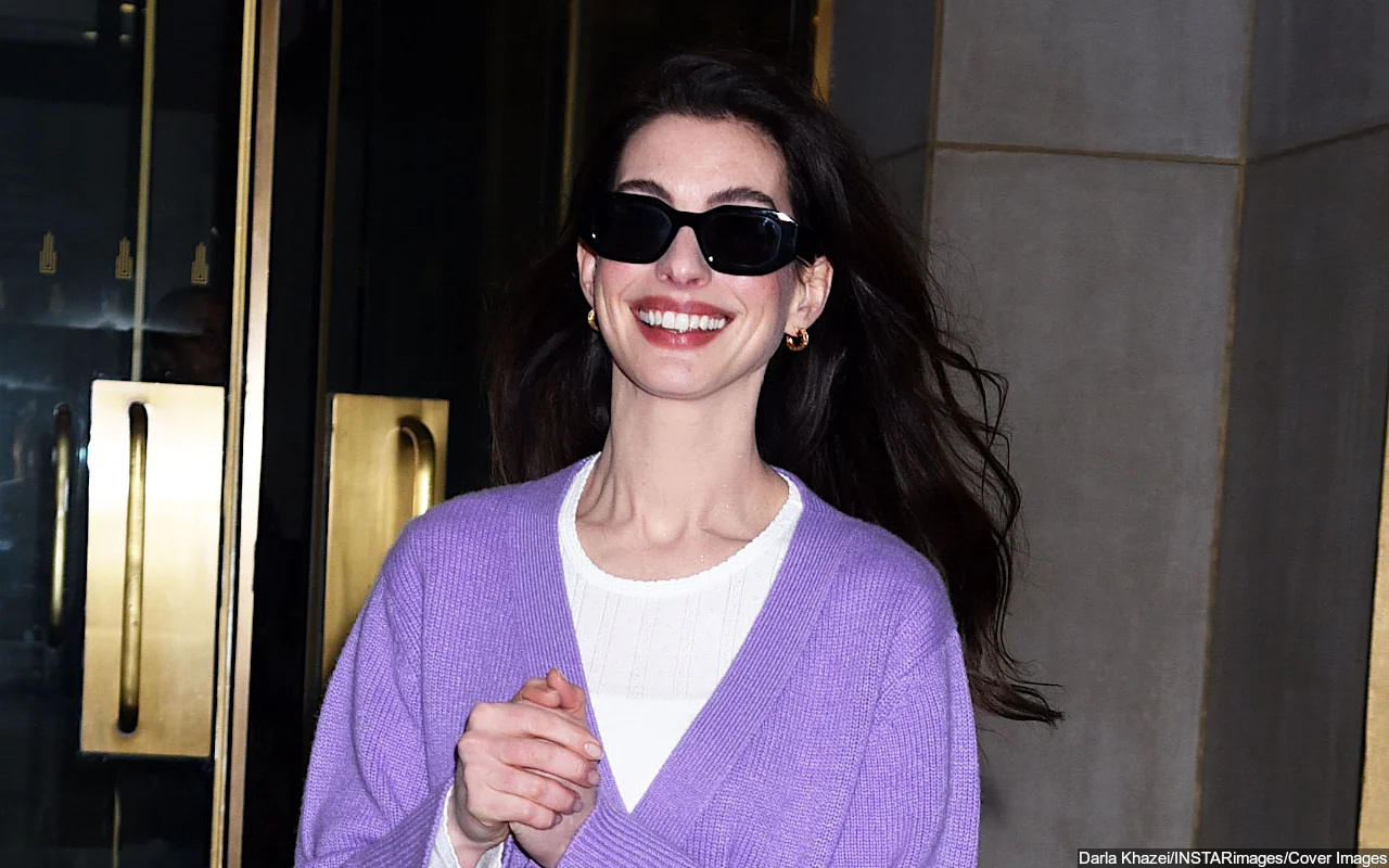 Anne Hathaway Walks Out of Photo Shoot Still in Hair and Makeup in Solidarity With Conde Nast Union