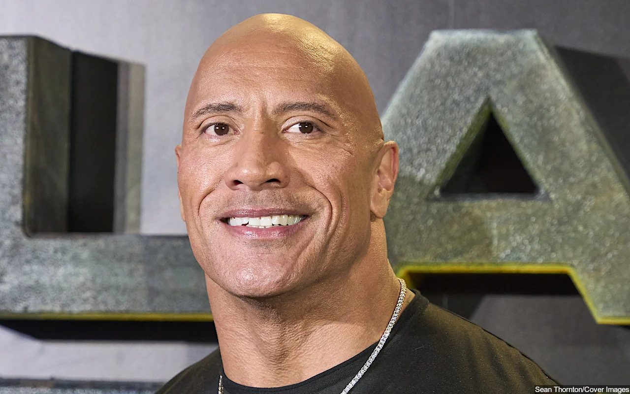 Dwayne Johnson Shuts Down 'Garbage' Claim of Him Getting Booed Onstage Over Hawaii Relief Fund