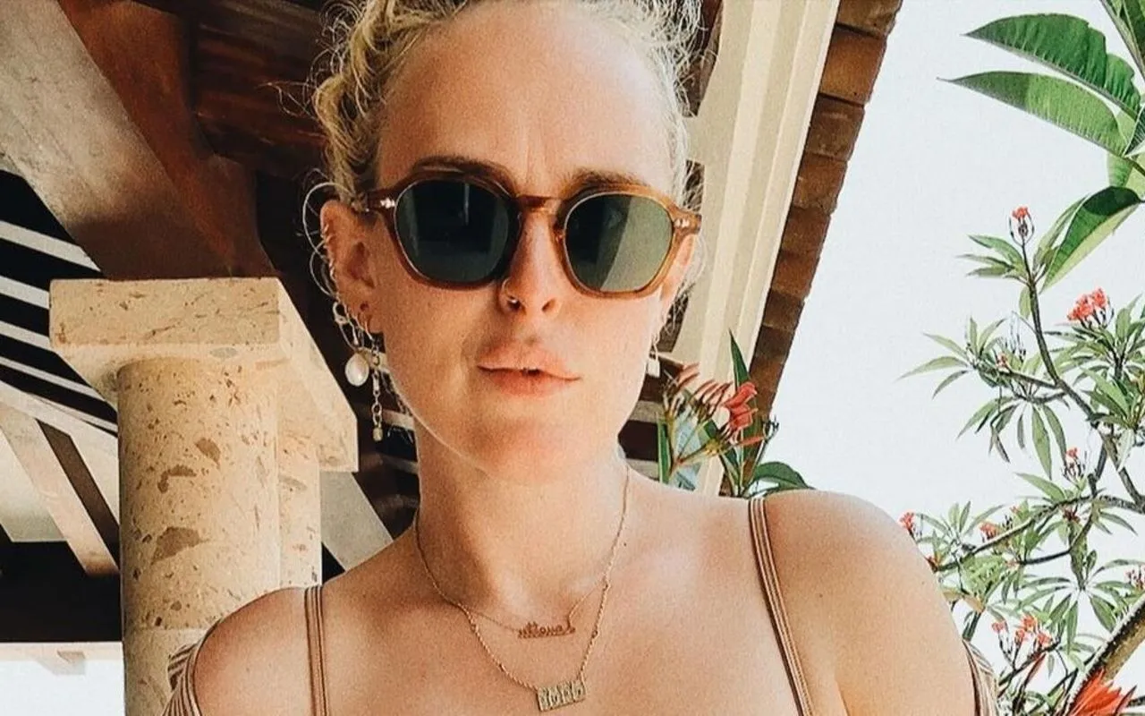 Rumer Willis Shows Off Her 'Mama Curves' in Vacation Pictures