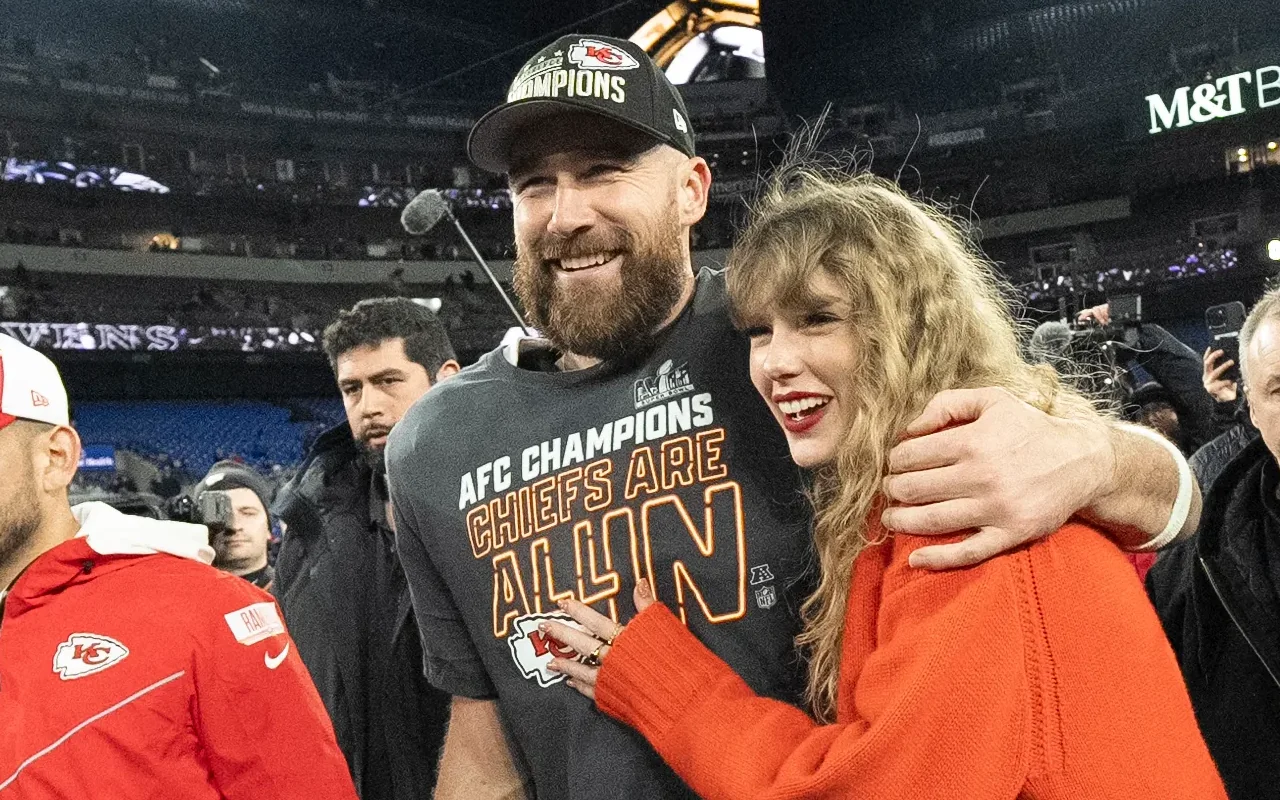 Travis Kelce Thinks Kelce Jam Is Too Small for His Girlfriend Taylor Swift
