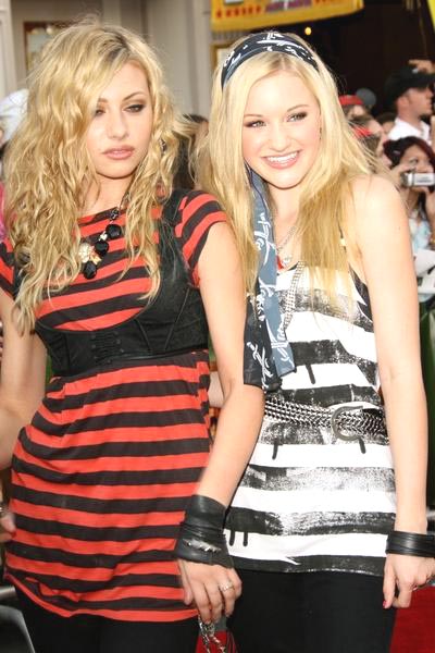 Aly & AJ<br>Pirates Of The Caribbean: Dead Man's Chest World Premiere - Arrivals