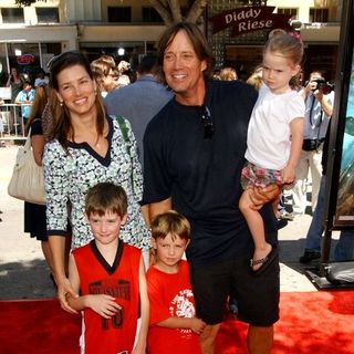 Kevin Sorbo in "Journey To The Center Of The Earth" World Premiere - Arrivals