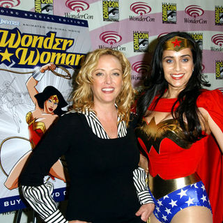 Virginia Madsen, Valerie Perez in Wonder Con - Day 1
