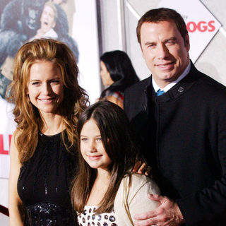 John Travolta, Kelly Preston, Ella Bleu Travolta in "Old Dogs" Los Angeles Premiere - Arrivals