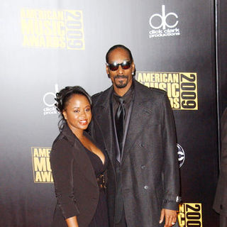 Snoop Dogg, Shante Broadus in 2009 American Music Awards - Arrivals