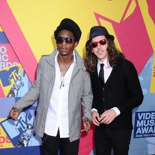 Shwayze, Cisco Adler in 2008 MTV Video Music Awards - Arrivals