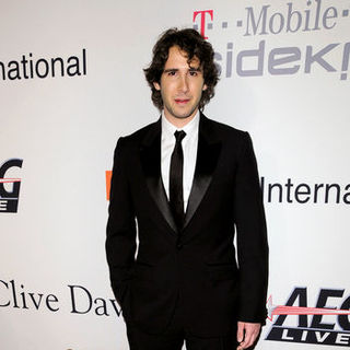 Josh Groban in 51st Annual GRAMMY Awards - Salute to Icons: Clive Davis - Arrivals