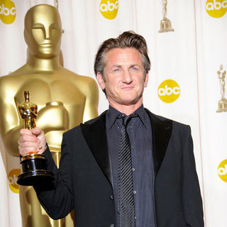 Sean Penn in 81st Annual Academy Awards - Press Room
