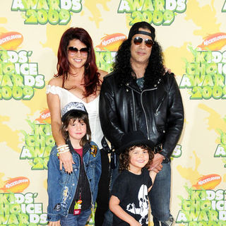 Slash, Perla Ferrar in Nickelodeon's 2009 Kids' Choice Awards - Arrivals