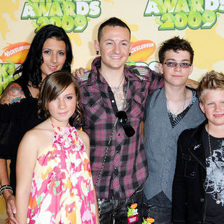 Chester Bennington, Talinda Bentley in Nickelodeon's 2009 Kids' Choice Awards - Arrivals