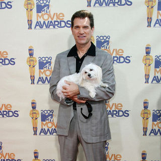 Chris Isaak in 18th Annual MTV Movie Awards - Arrivals