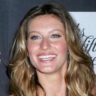 Gisele Bundchen in Dolce and Gabbana Launches The One Fragrance at SAKS Fifth Avenue