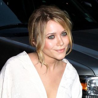 Mary-Kate Olsen in The Cinema Society and Sony Cierge Host a Screening of "The Wackness" - Outside Arrivals