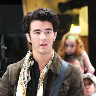 Kevin Jonas, Jonas Brothers in Jonas Brothers in Concert on NBC's "Today Show" - June 19, 2009