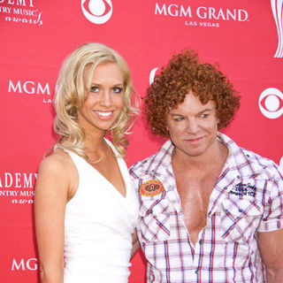 Amanda Hogan, Carrot Top in 44th Annual Academy Of Country Music Awards - Arrivals