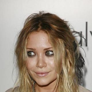 Mary-Kate Olsen in Martin Creed and Calvin Klein Spring/Summer 08 - Party Arrivals