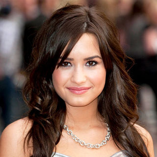 Demi Lovato in "Hannah Montana: The Movie" UK Premiere - Arrivals