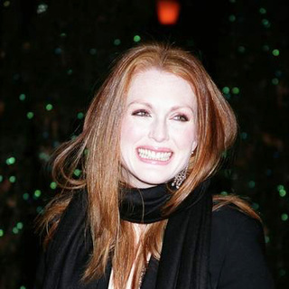 Julianne Moore in National Board of Review 2002 Annual Awards Gala