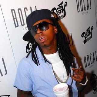 Lil Wayne in Jermaine Dupri, Nelly, Travis Parker's post VMA party