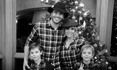 Britney Spears Takes Family Christmas Photo With Boyfriend Charlie Ebersol