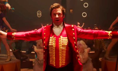 'The Greatest Showman' New Trailer Shows Hugh Jackman Singing and Dancing