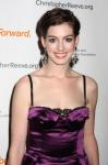 Anne Hathaway to Play in Bride Wars