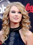 Taylor Swift Makes 100,000 Dollars Donation to the Red Cross in Iowa